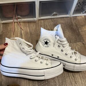 Chuck Taylor All Star Lift Platform Canvas, size 7 women’s, white and black